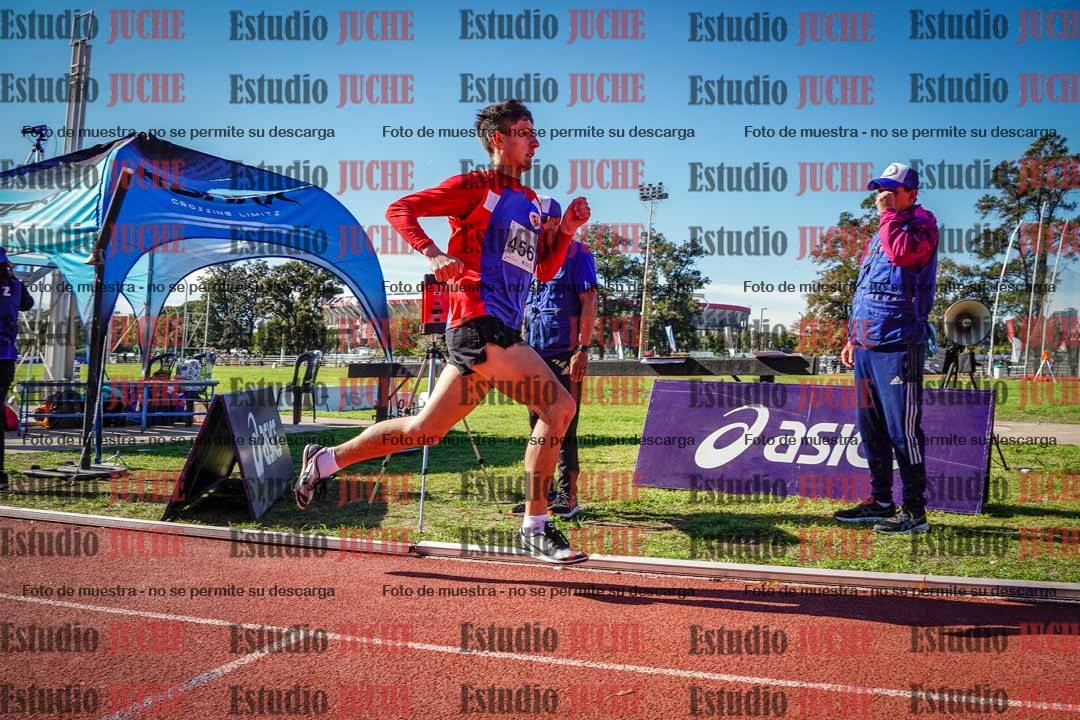 Fotos de los 800 m llanos de varones