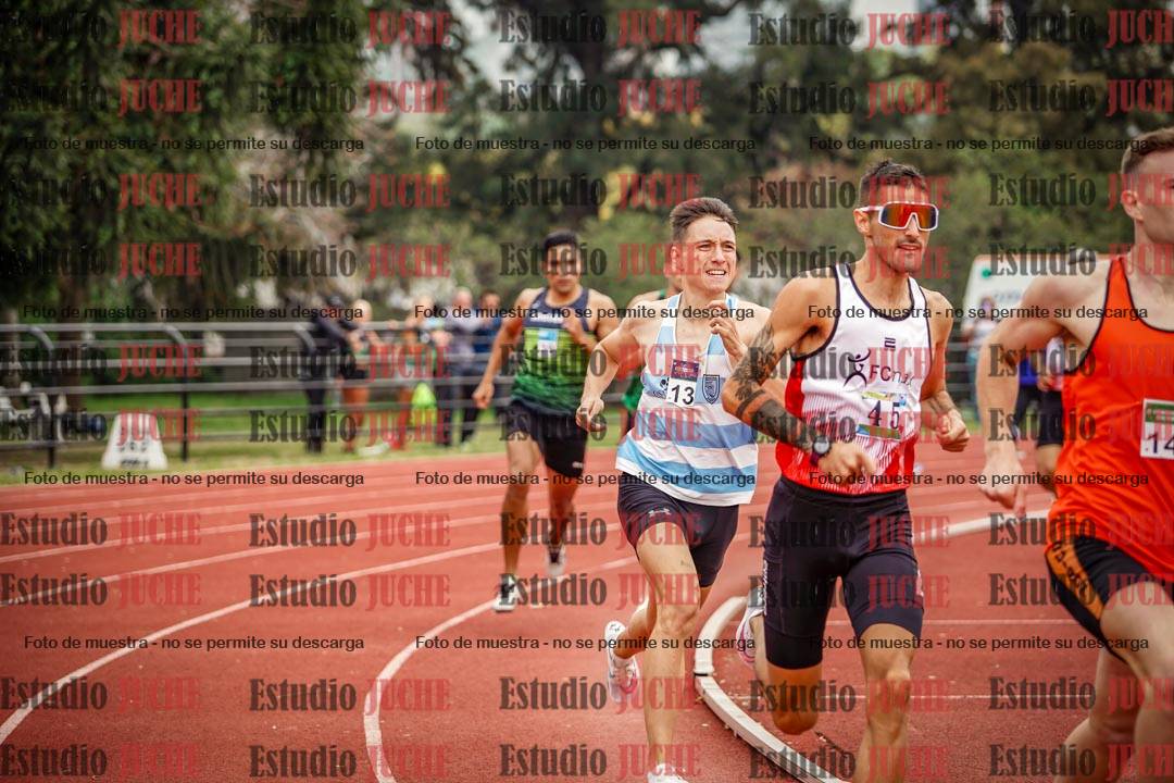 Fotos de los 800 m llanos de varones
