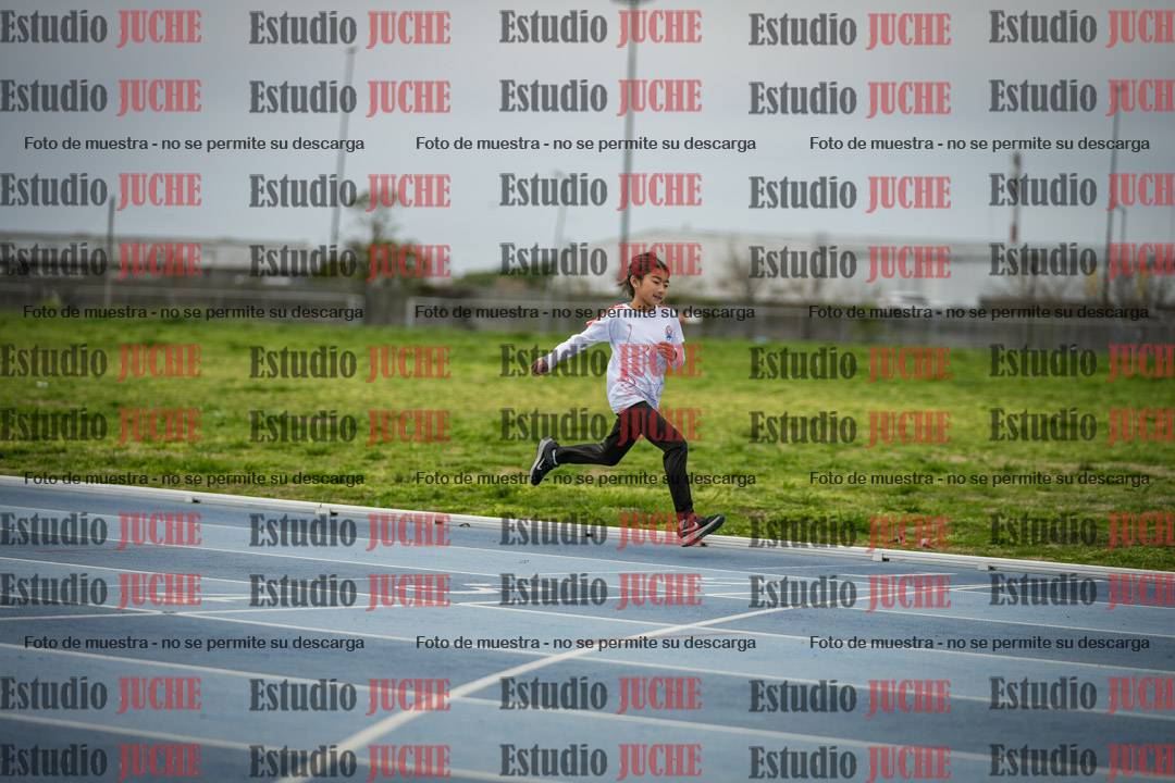 Fotos de los 50 m llanos de mujeres - U12