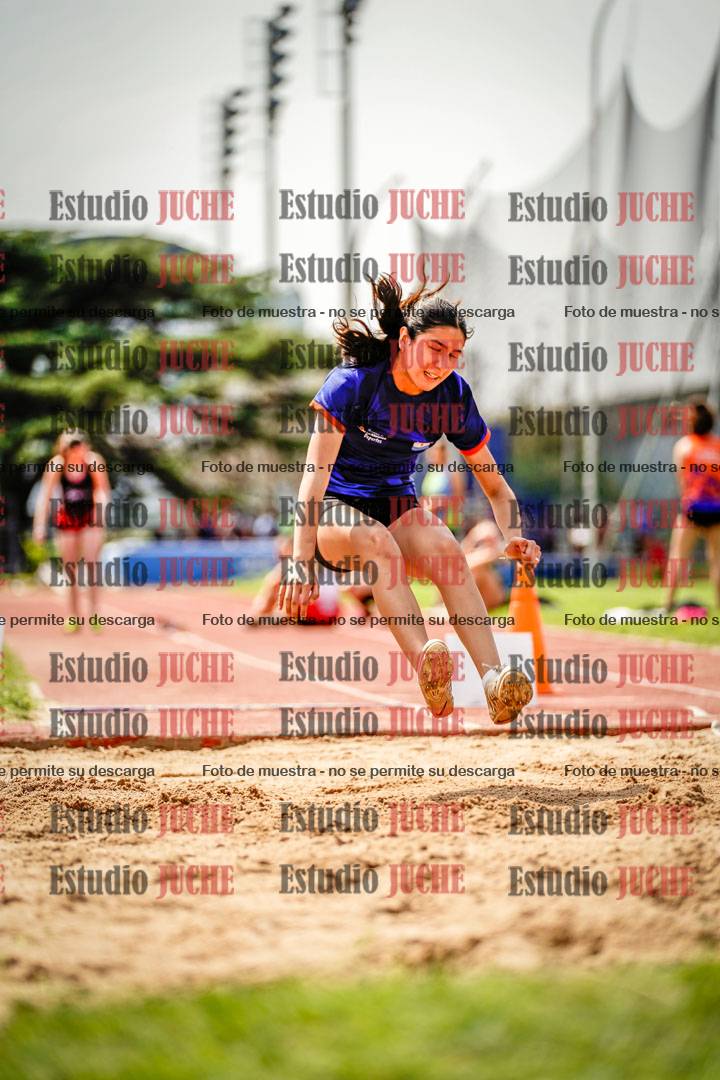 Fotos del salto en largo de mujeres