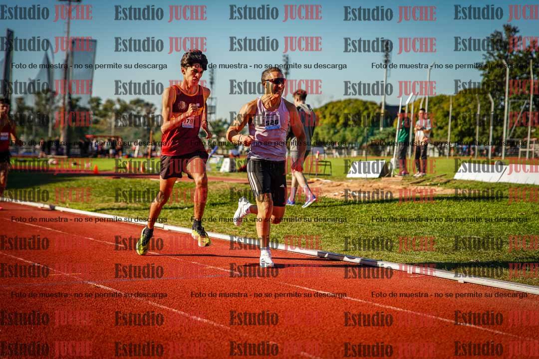 Fotos de los 800 m llanos de varones