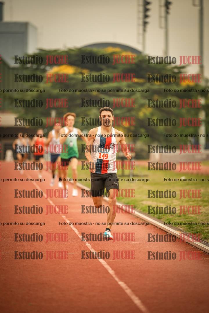 Fotos de los 800 m llanos de varones