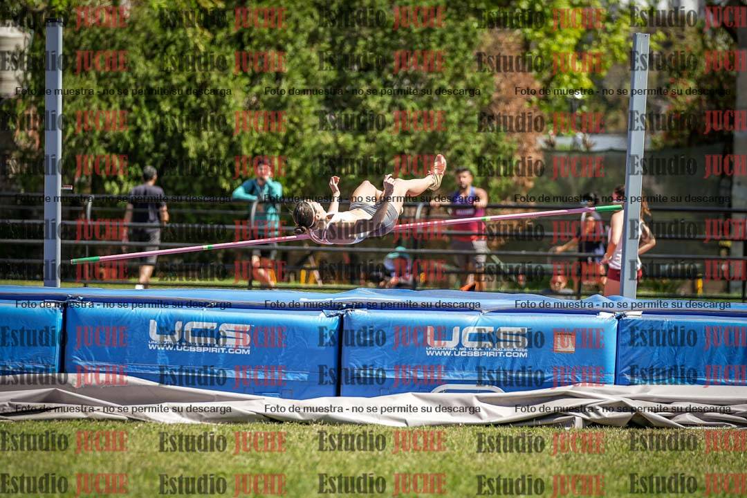 Fotos del salto en alto de mujeres