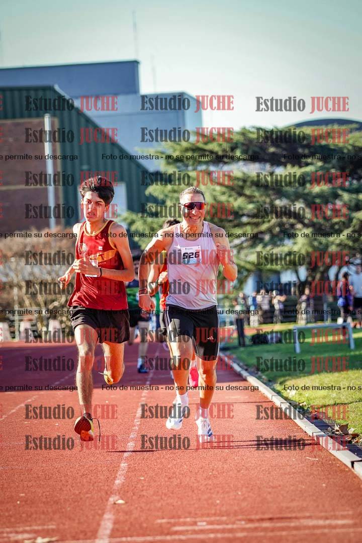Fotos de los 800 m llanos de varones