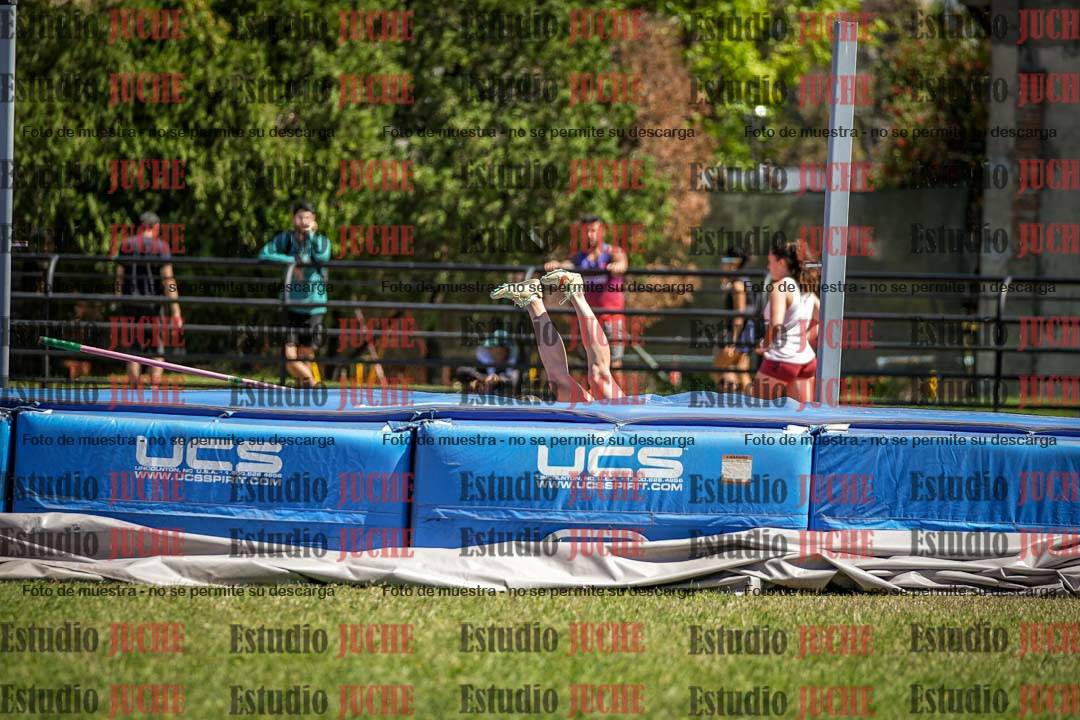 Fotos del salto en alto de mujeres