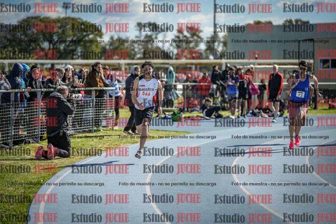 Fotos de los 800 m llanos de varones