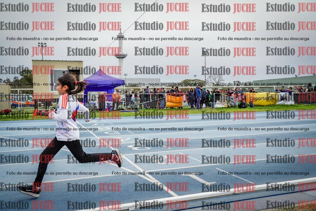 Fotos de los 50 m llanos de mujeres - U12