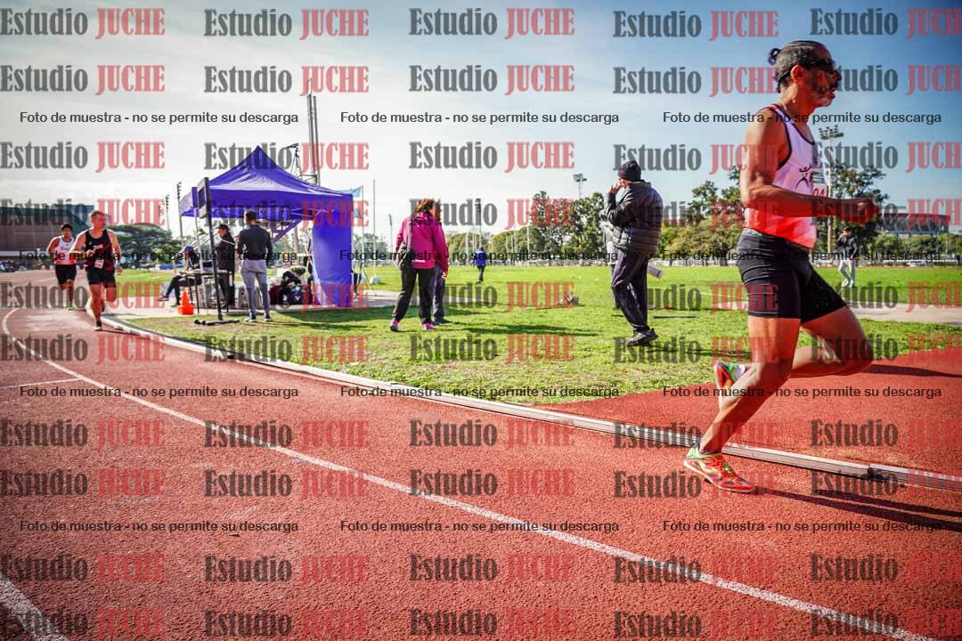Fotos de los 800 m llanos de varones