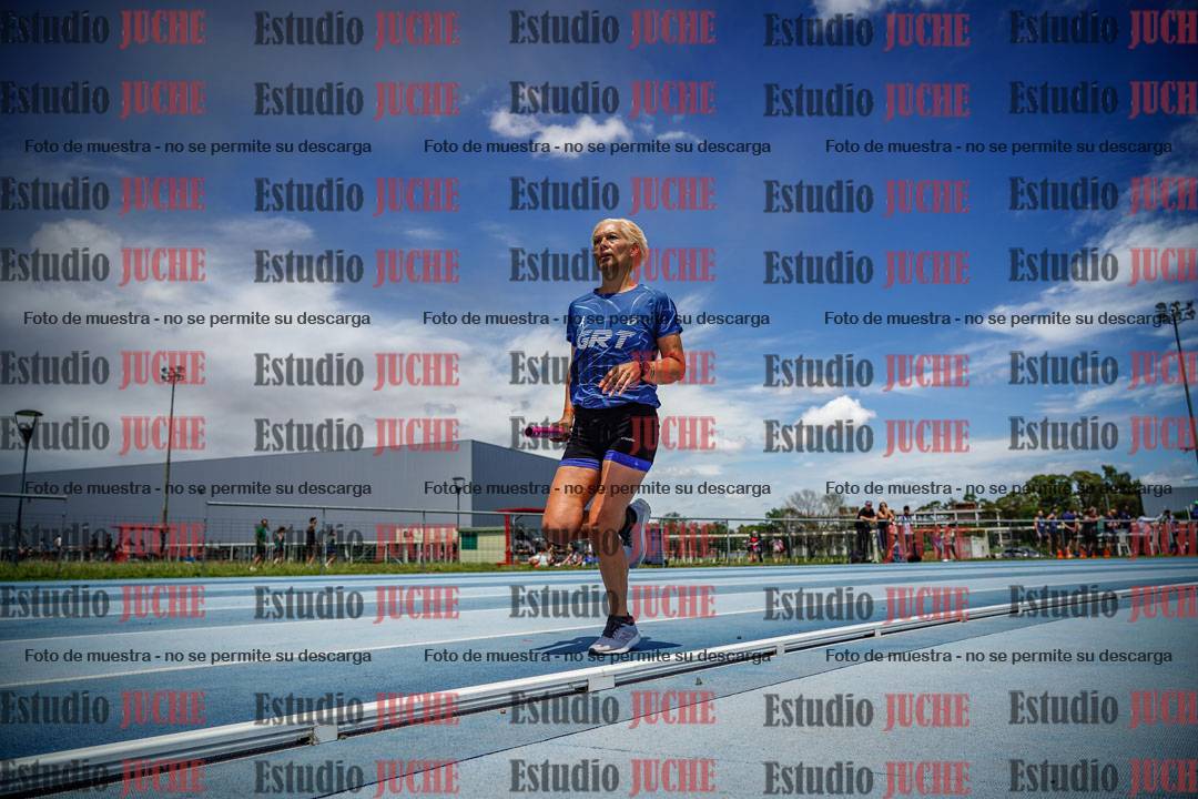 Fotos durante el transcurso de los relevos 20' para running teams - serie 1
