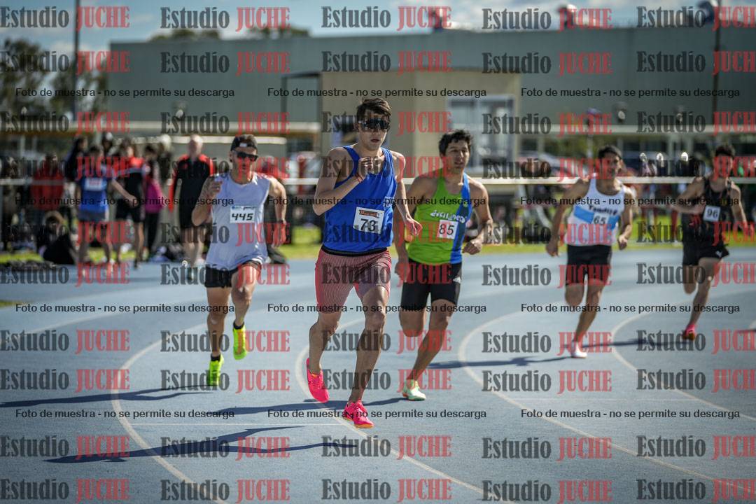 Fotos de los 800 m llanos de varones