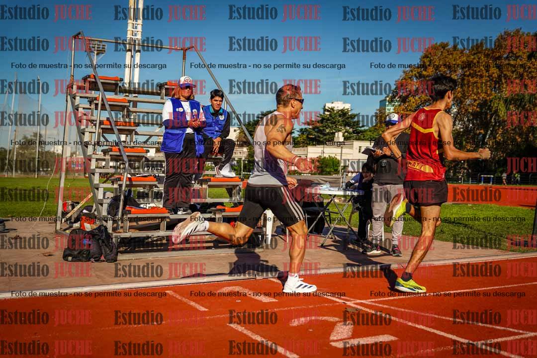 Fotos de los 800 m llanos de varones
