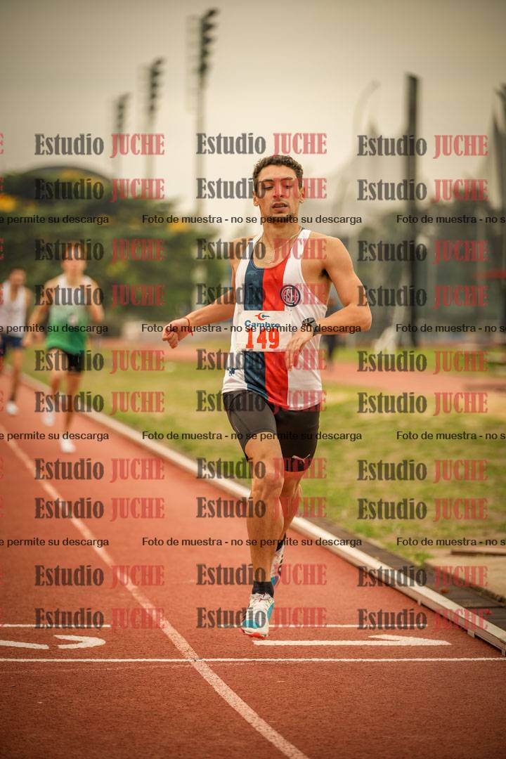 Fotos de los 800 m llanos de varones