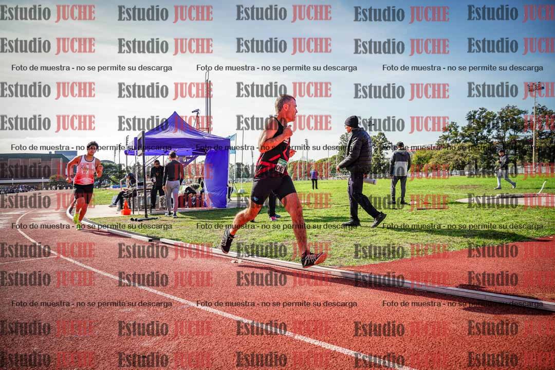 Fotos de los 800 m llanos de varones