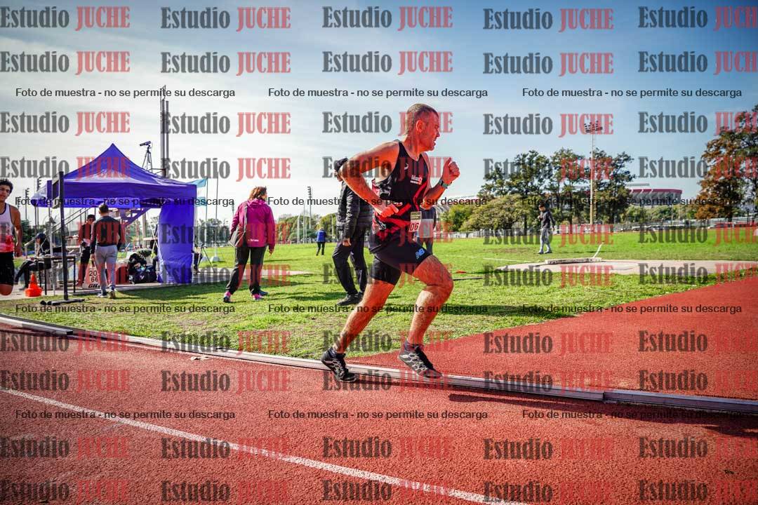 Fotos de los 800 m llanos de varones