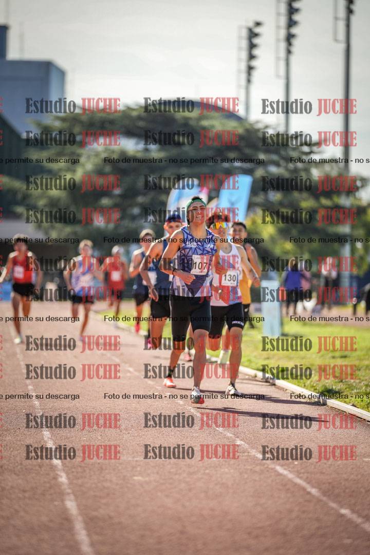 Fotos de los 800 m llanos de varones