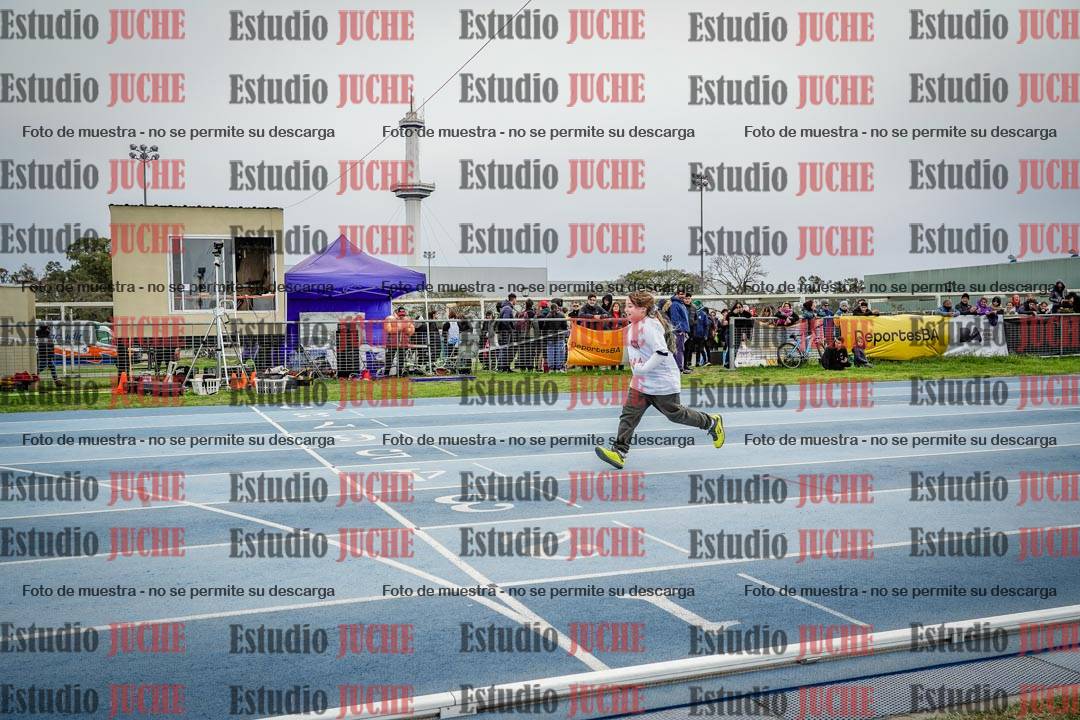 Fotos de los 50 m llanos de mujeres - U12