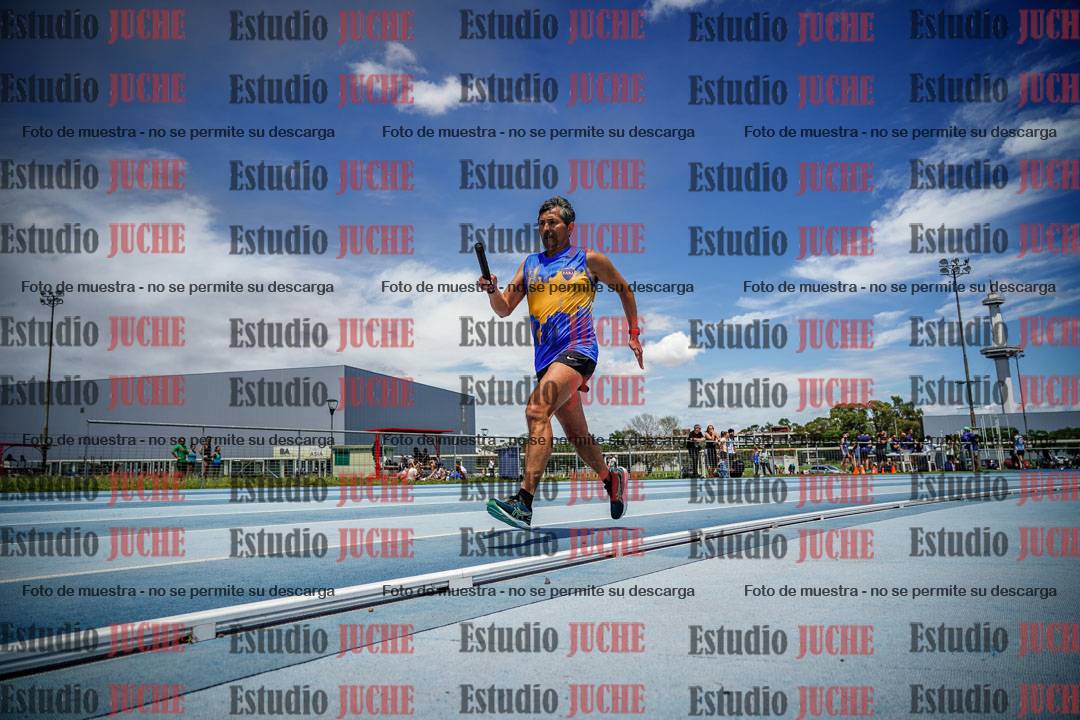 Fotos durante el transcurso de los relevos 20' para running teams - serie 1