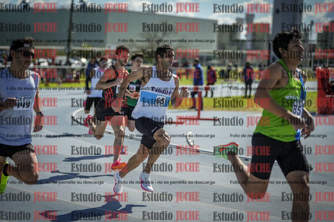Fotos de los 800 m llanos de varones
