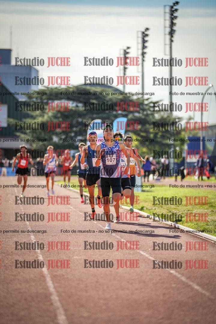 Fotos de los 800 m llanos de varones