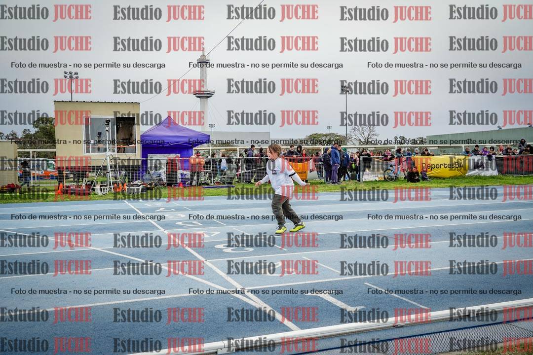 Fotos de los 50 m llanos de mujeres - U12