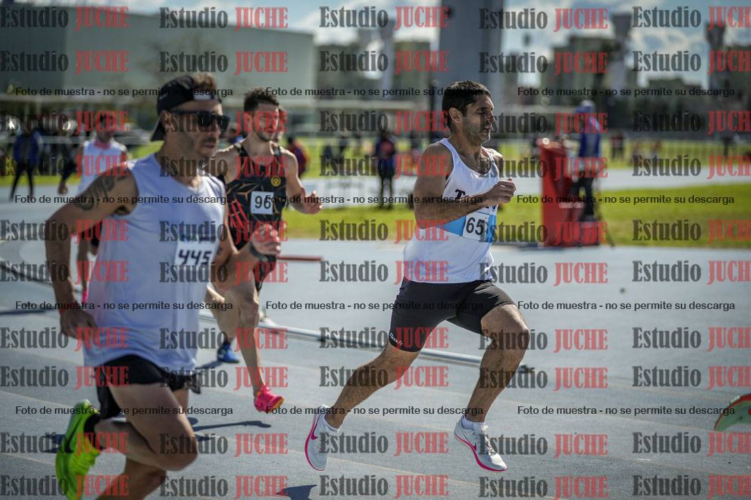 Fotos de los 800 m llanos de varones