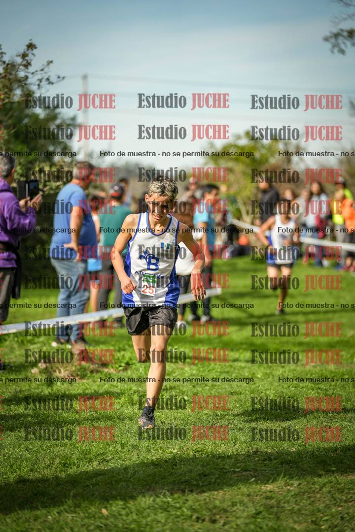 Fotos de la llegada del cross de 2000 m