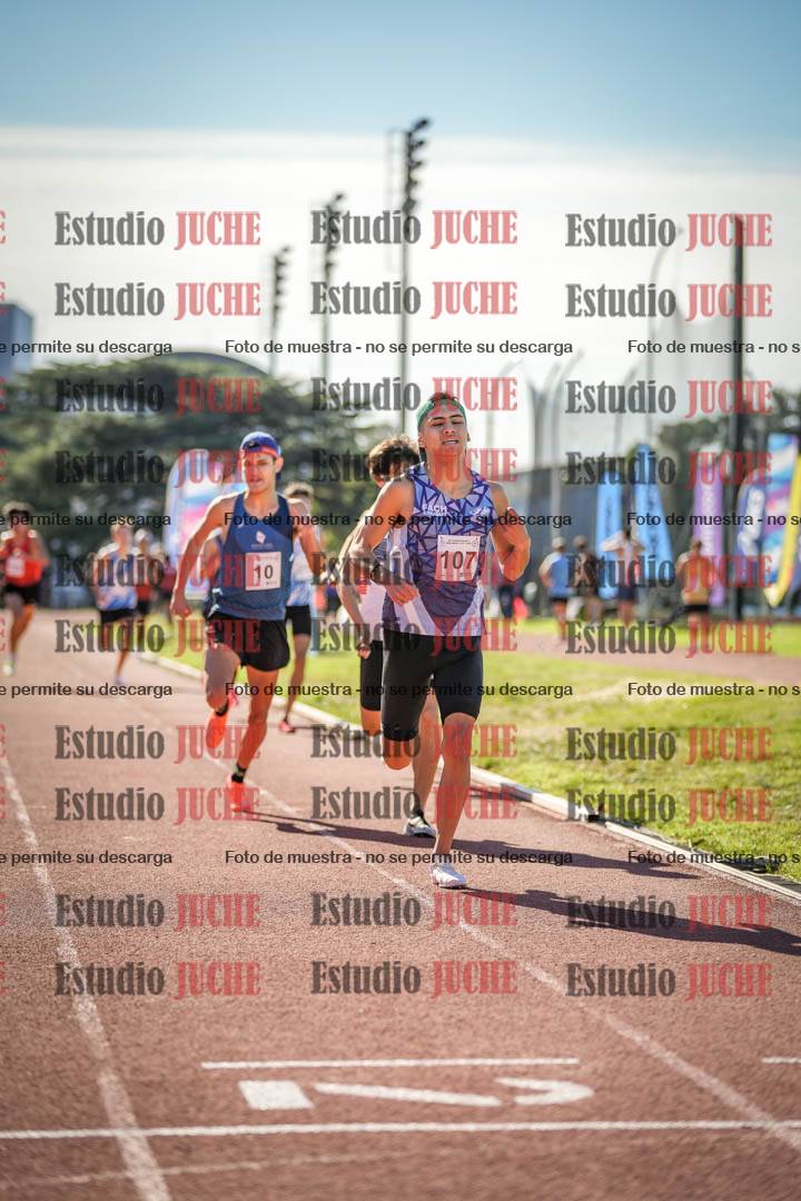 Fotos de los 800 m llanos de varones