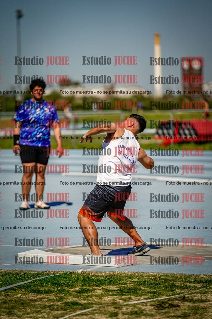 Fotos del lanzamiento de bala de varones