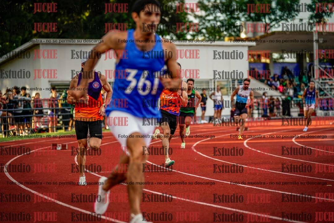 Fotos de los 400 m llanos de varones