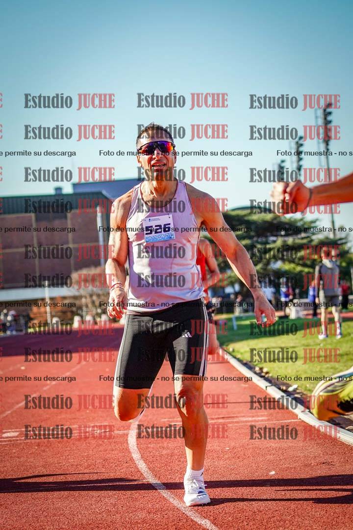 Fotos de los 800 m llanos de varones