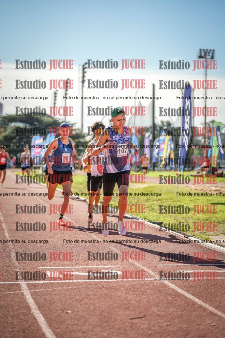 Fotos de los 800 m llanos de varones