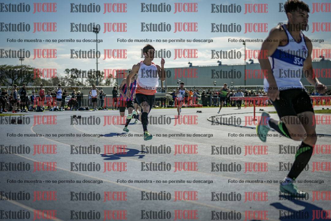 Fotos de los 400 m llanos de varones