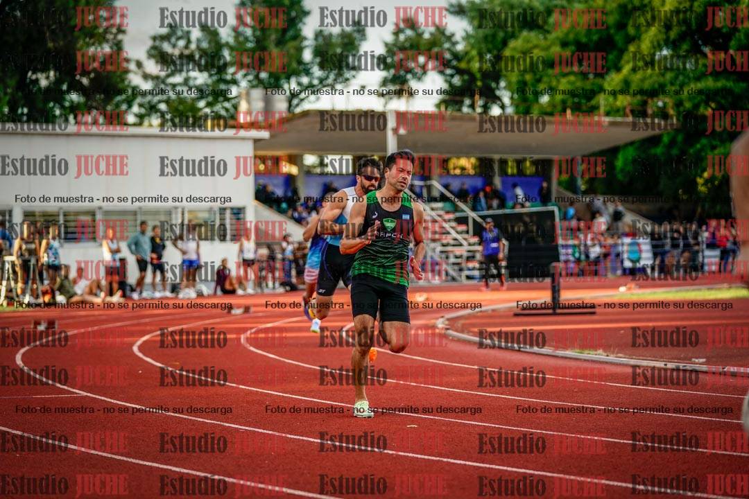 Fotos de los 400 m llanos de varones