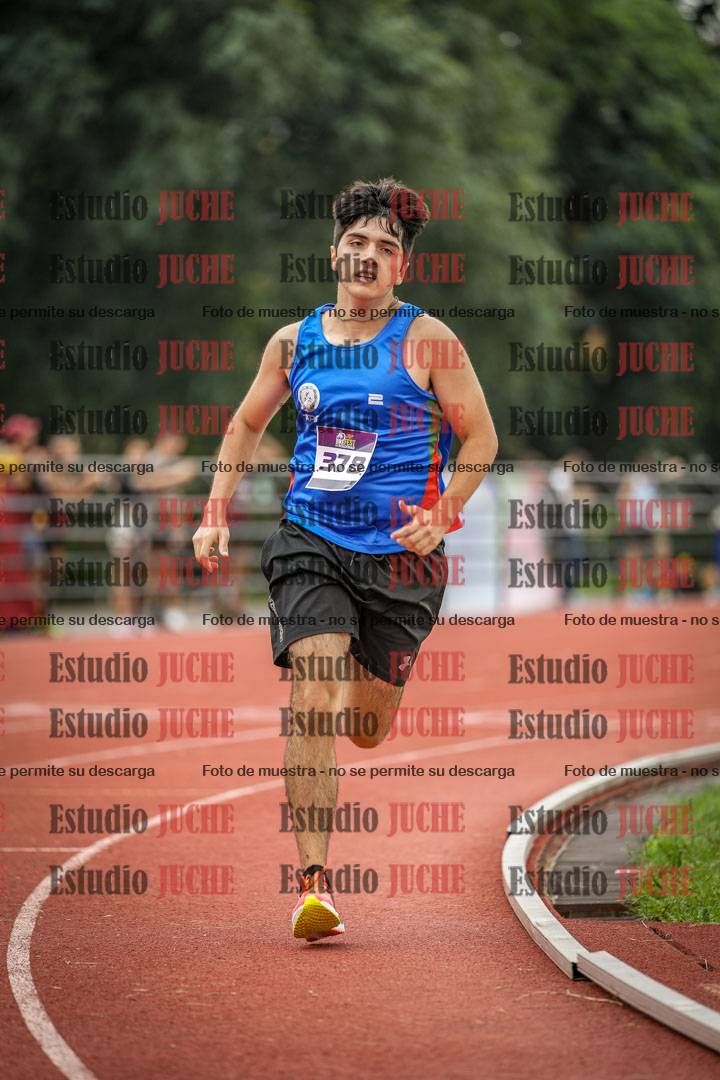 Fotos de los 800 m llanos de varones