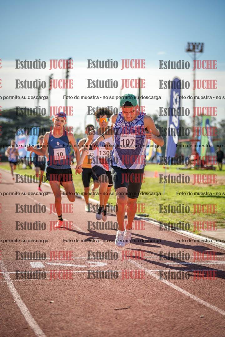 Fotos de los 800 m llanos de varones