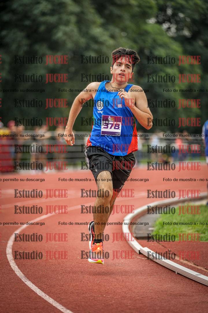 Fotos de los 800 m llanos de varones