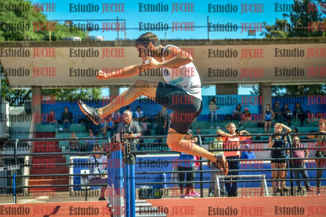 Fotos de los 100 m con vallas de varones