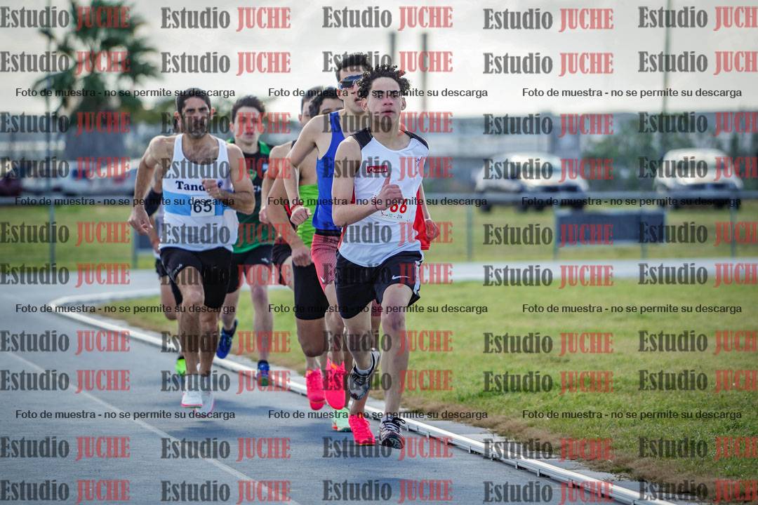 Fotos de los 800 m llanos de varones