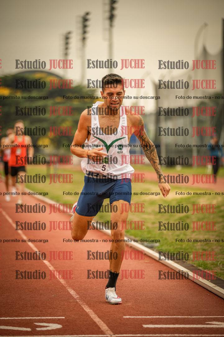 Fotos de los 800 m llanos de varones