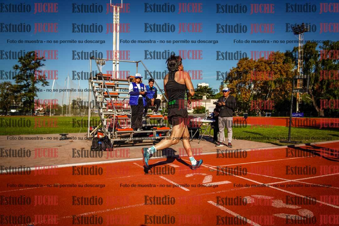 Fotos de los 800 m llanos de varones