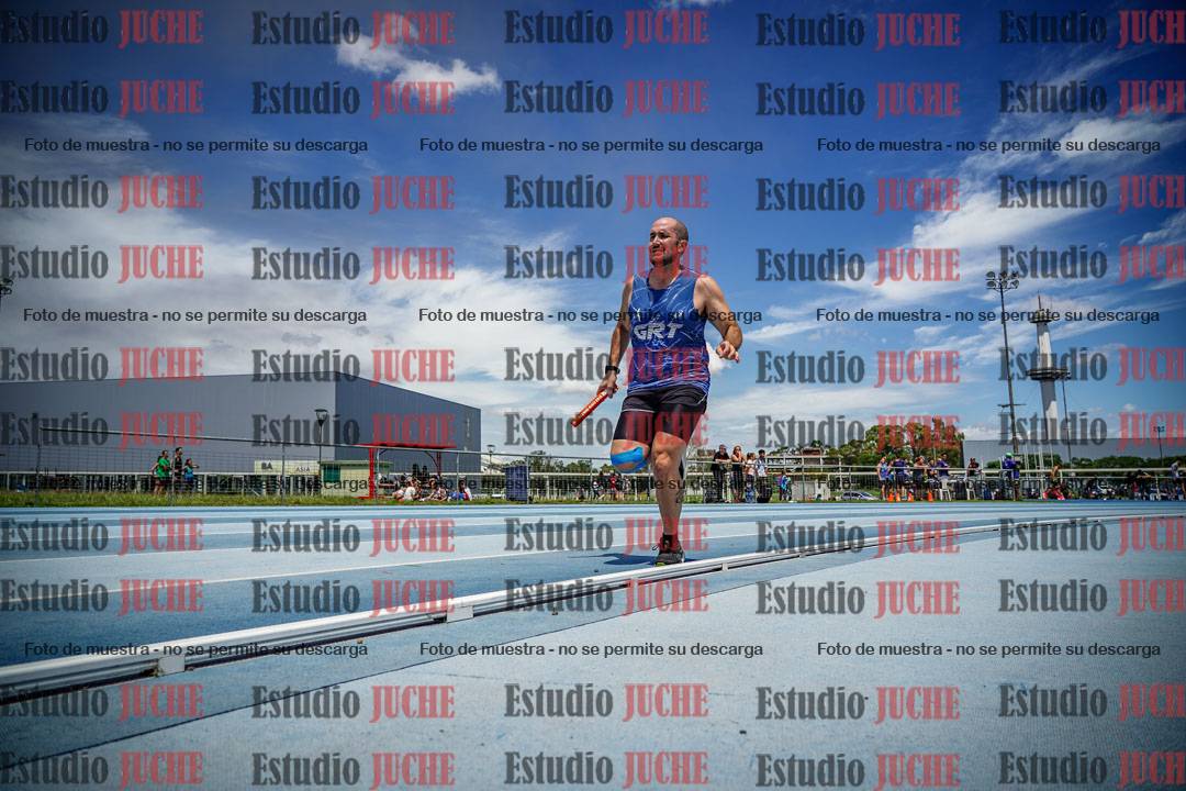 Fotos durante el transcurso de los relevos 20' para running teams - serie 1
