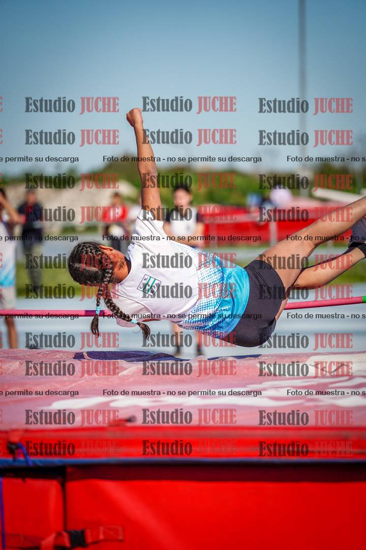Fotos del salto en alto de mujeres y varones - U15