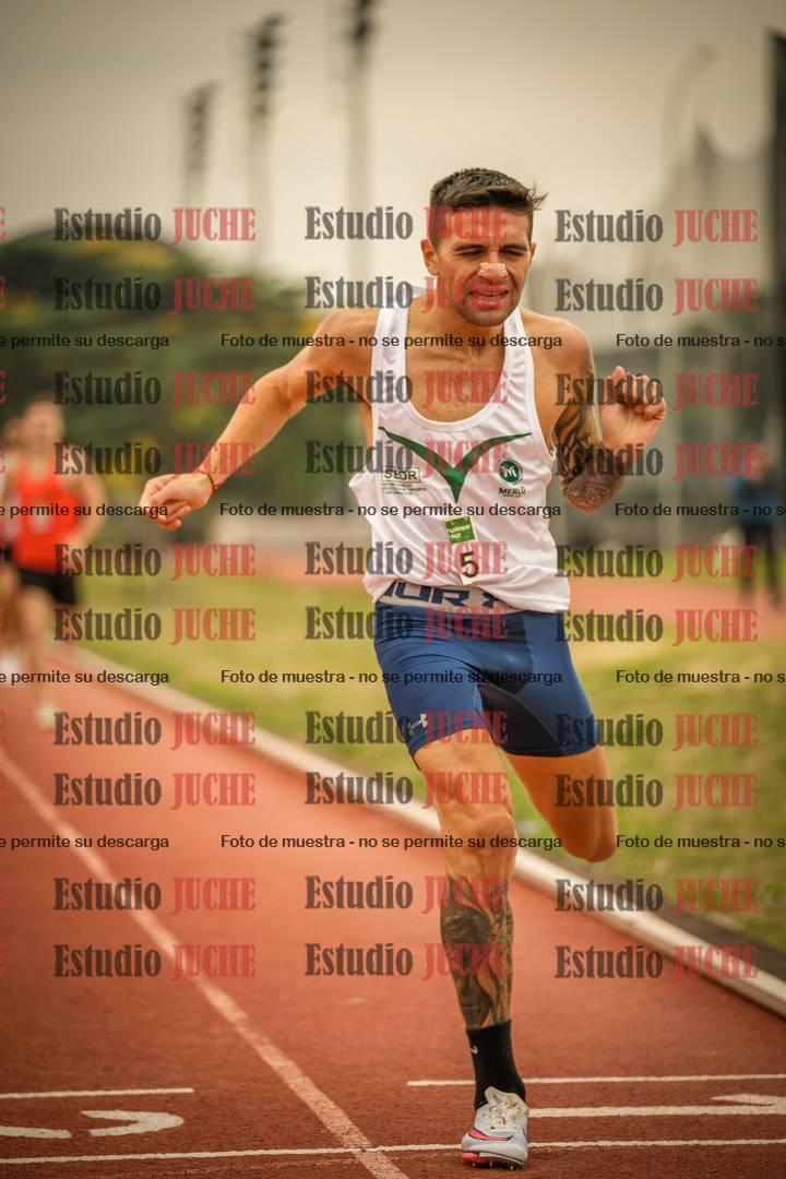 Fotos de los 800 m llanos de varones