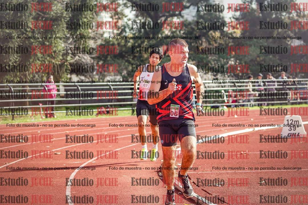 Fotos de los 800 m llanos de varones