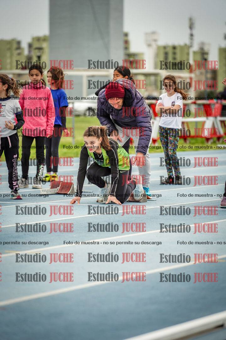 Fotos de los 50 m llanos de mujeres - U12