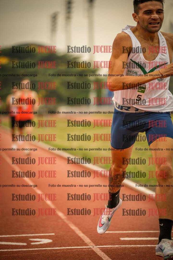 Fotos de los 800 m llanos de varones