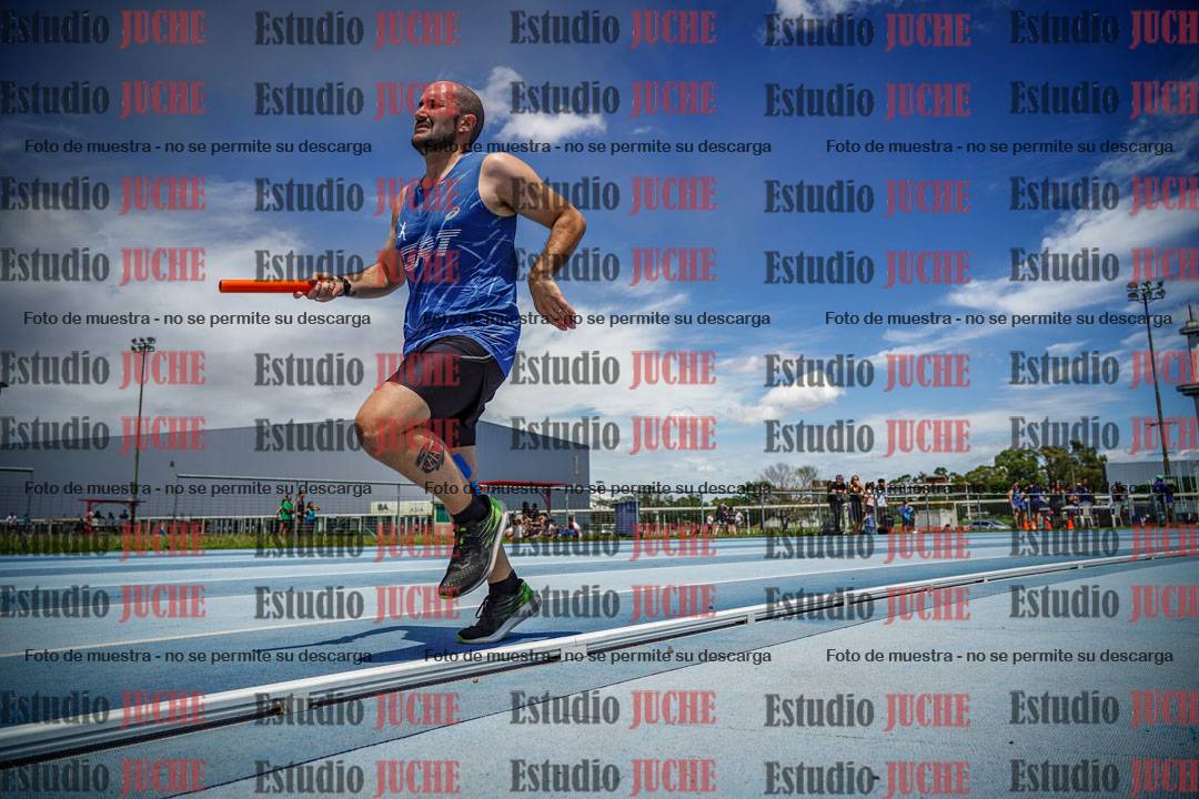 Fotos durante el transcurso de los relevos 20' para running teams - serie 1