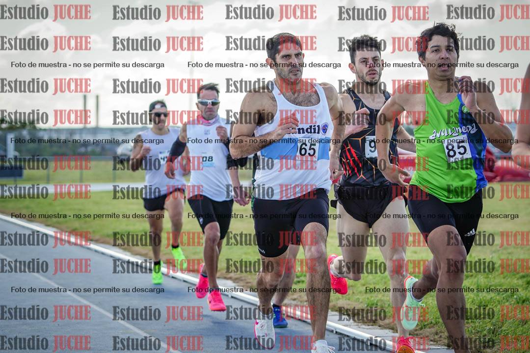 Fotos de los 800 m llanos de varones