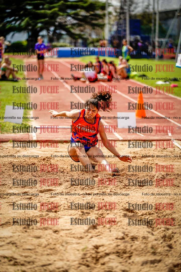 Fotos del salto en largo de mujeres