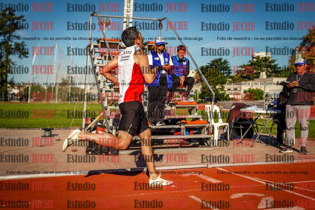 Fotos de los 800 m llanos de varones